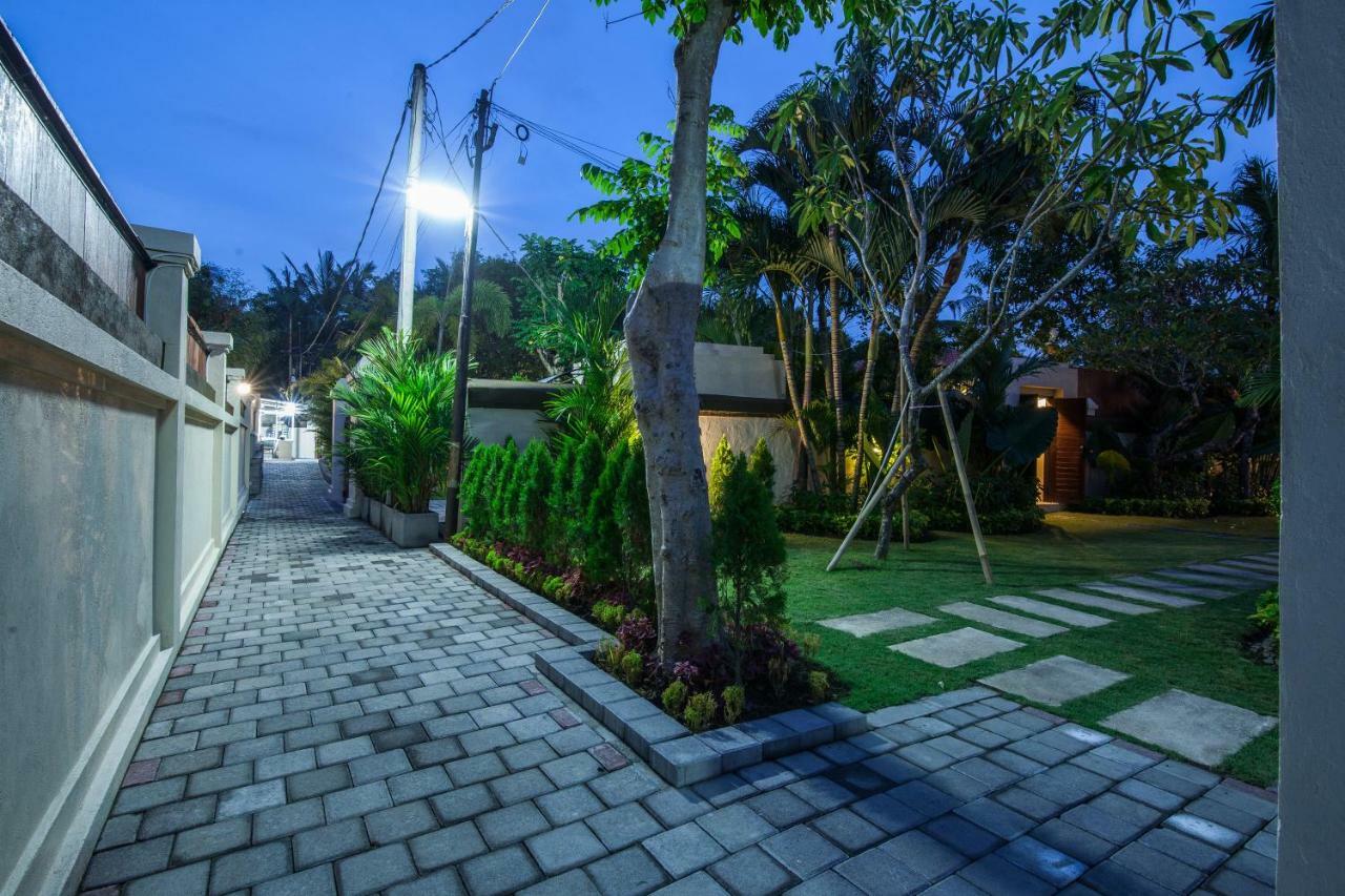 9-br Top Luxury Beachfront Pool Bali *