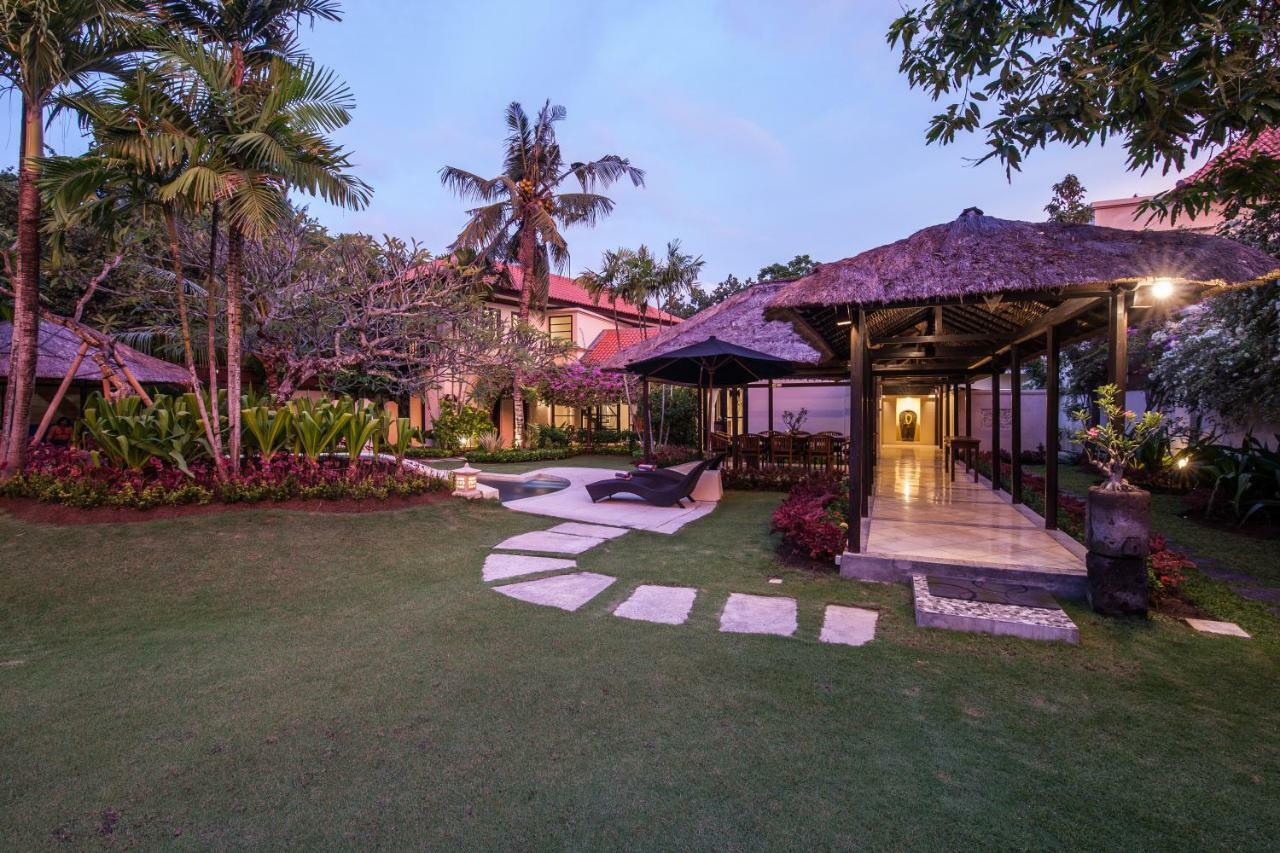 9-br Top Luxury Beachfront Pool Bali Villa Seminyak (Bali)