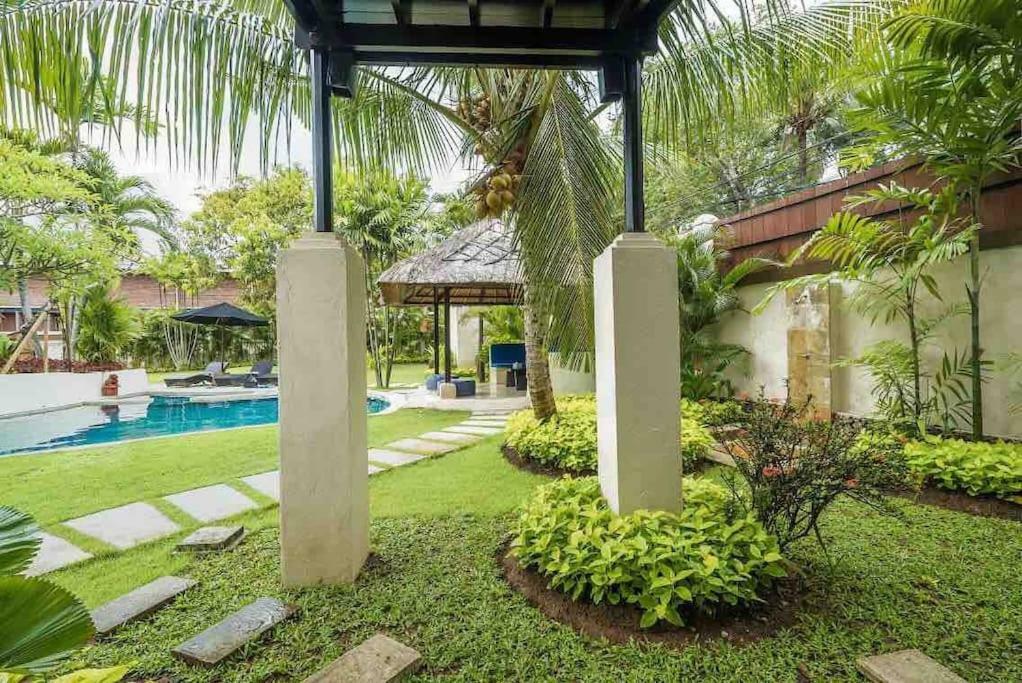 9-br Top Luxury Beachfront Pool Bali Seminyak (Bali)
